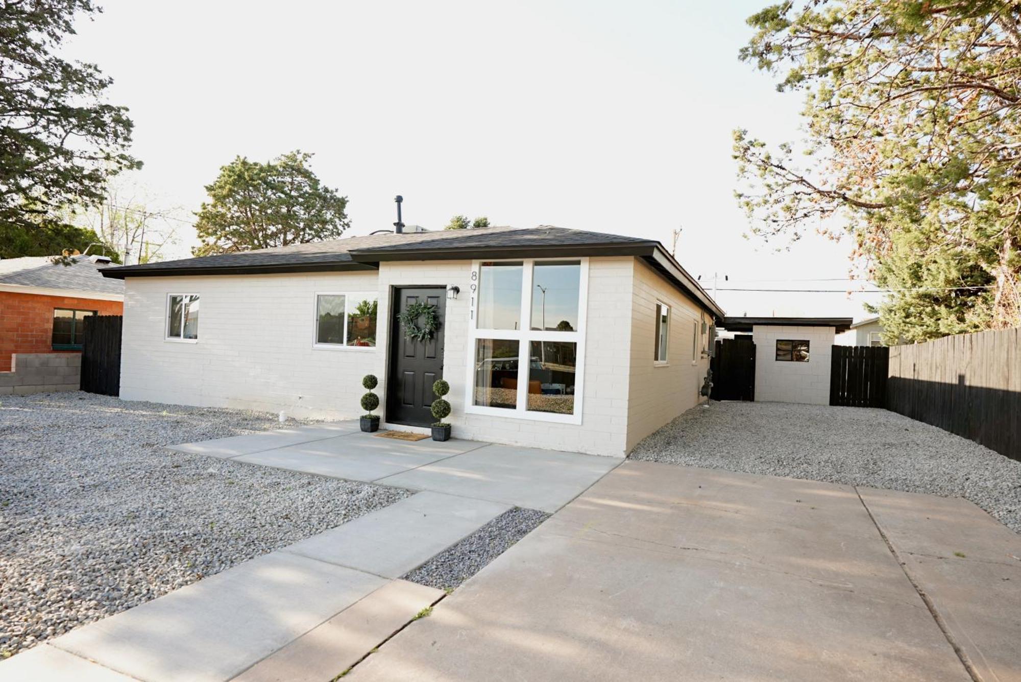 Centrally Located! Remodeled! Huge Backyard! The White House Albuquerque Exterior foto